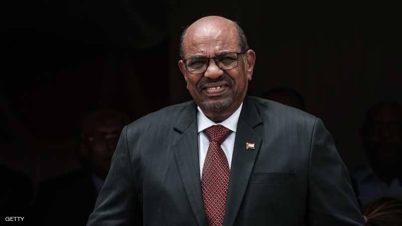 البشير يتعهد بمواصلة بناء الجيش السوداني