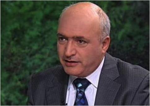 بومبيو يوزّع شيكات بدون رصيد