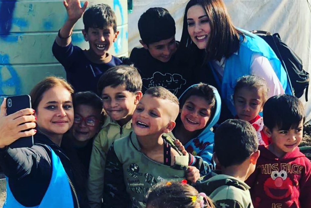 نيللي كريم تزور اللاجئين في البقاع