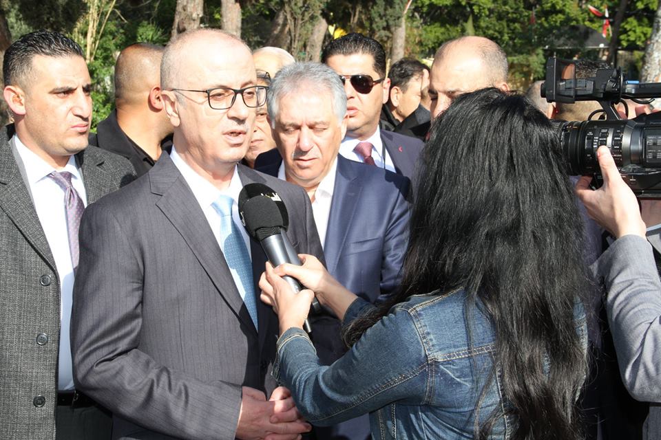  رئيس الوزراء الفلسطيني الدكتور رامي الحمدلله يزور مثوى شهداء الثورة الفلسطينية عند مستديرة شاتيلا 
