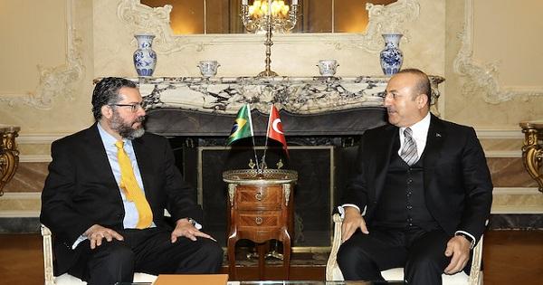 ماذا قال وزير الخارجية التركي لنظيره البرازيلي عن السفارة إلى القدس؟