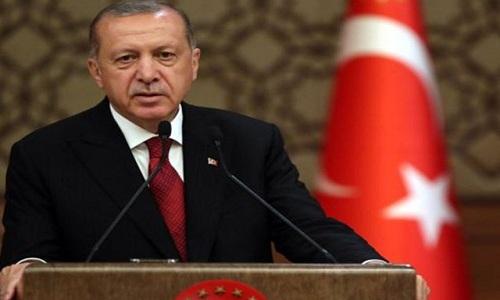أردوغان: لا تراجع عن صفقة شراء أنظمة إس-400 الصاروخية من روسيا