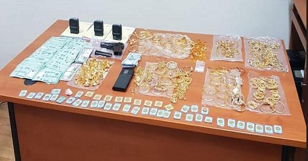 ليرات ذهبية مزيفة... "المعلومات" تداهم مواقع تصنيعها