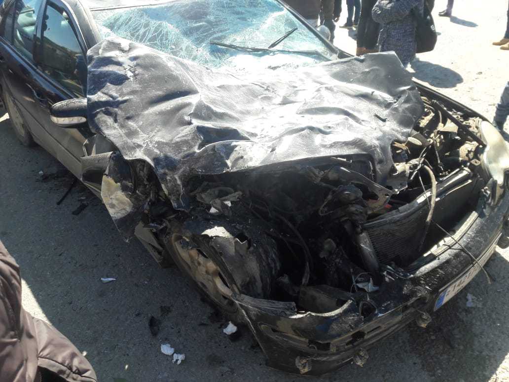بالصور: انقلاب وتدهور سيارة على أوتوستراد زحلة