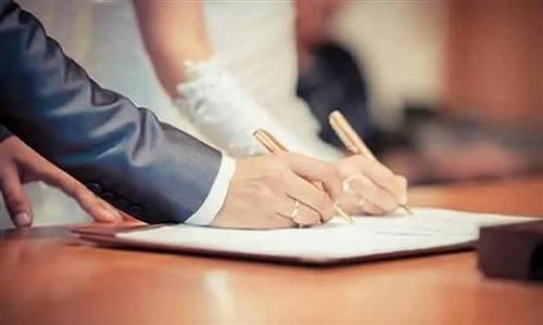 الزواج المدني ممنوع... زواج القاصرات مسموح