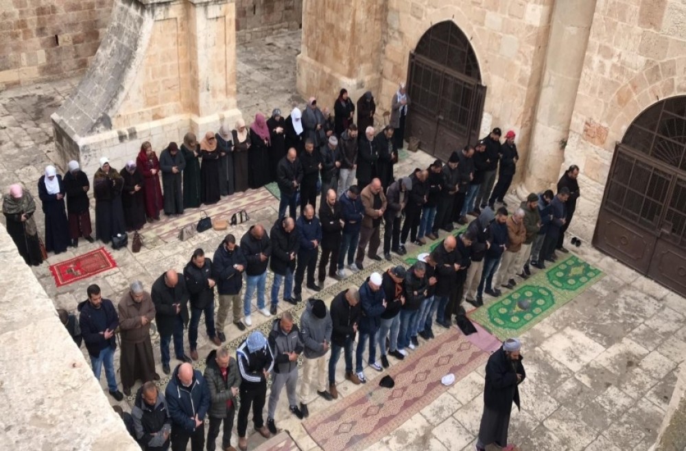 الاحتلال يمهل الأوقاف أسبوعًا لإغلاق مصلى باب الرحمة