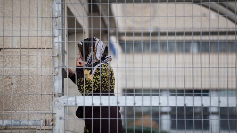 بيوم المرأة .. الاحتلال يواصل اعتقال 49 أسيرة فلسطينية
