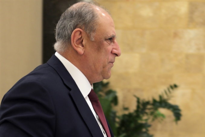 مغارة الاتصالات: 500 موظف لا يعملون