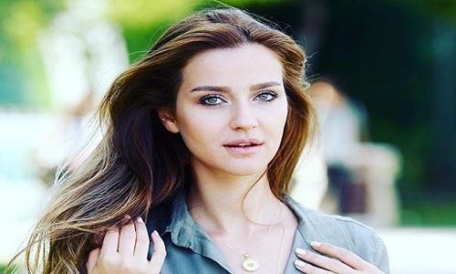 من هي بطلة مسلسل "اشرح ايها البحر الأسود"