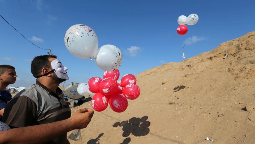 عشرات البالونات الحارقة تغزوا مستوطنات غلاف غزة