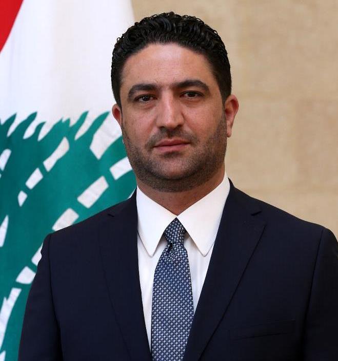 الغريب: رغم العدوان والخيانة والتآمر والحصار يولد عمر أبو ليلى ليستشهد وتبقى فلسطين