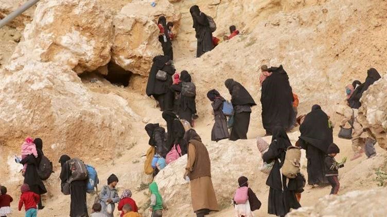 بالصورة - وثائق خطيرة عثر عليها في معقل تنظيم "داعش" الأخير بعد تحريره