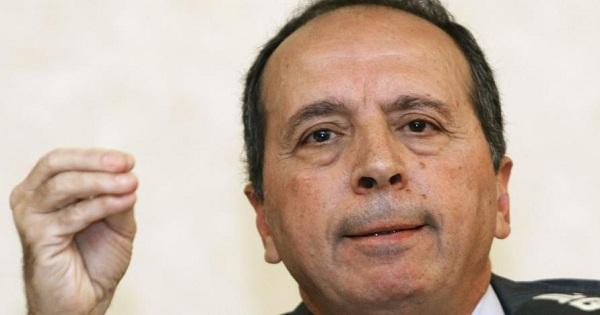 السيد: يتعانقون ويتمازحون يتلابطون ويتشاتمون.. تلك هي السياسة!