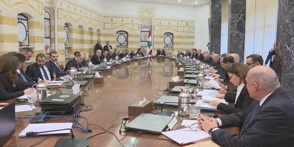تخفيض موازنات الوزارات حتمي والتفكير بإجراءات قد تكون موجعة