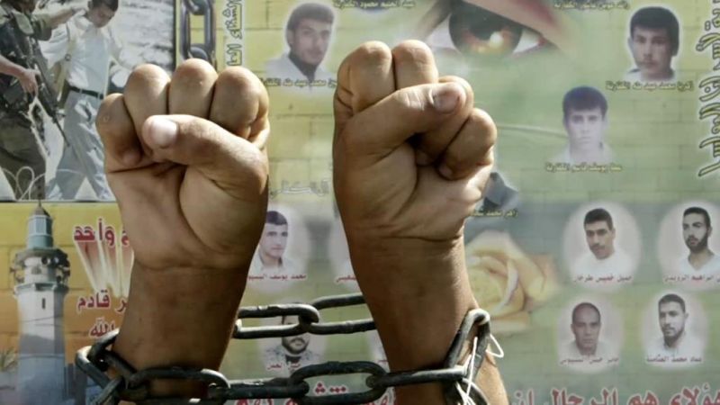 وحدات القمع التابعة لإدارة سجون الاحتلال تقتحم قسم 21 في معتقل النقب