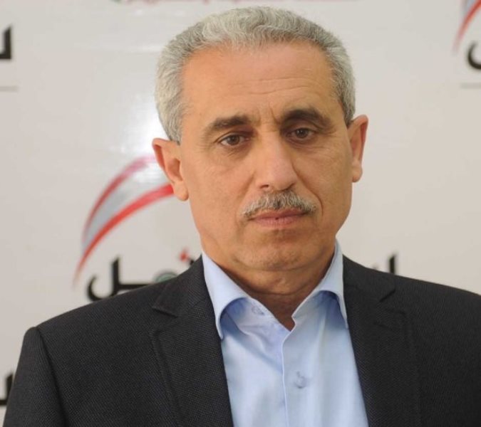 خواجه: كان الاولى بوزير الاتصالات وقف الفساد والهدر في وزارته