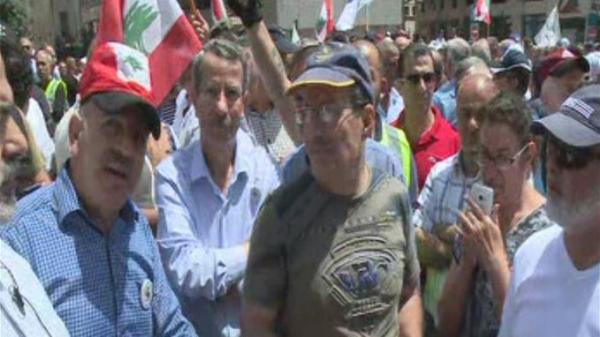اعتصام للعسكريين المتقاعدين أمام السراي الحكومي