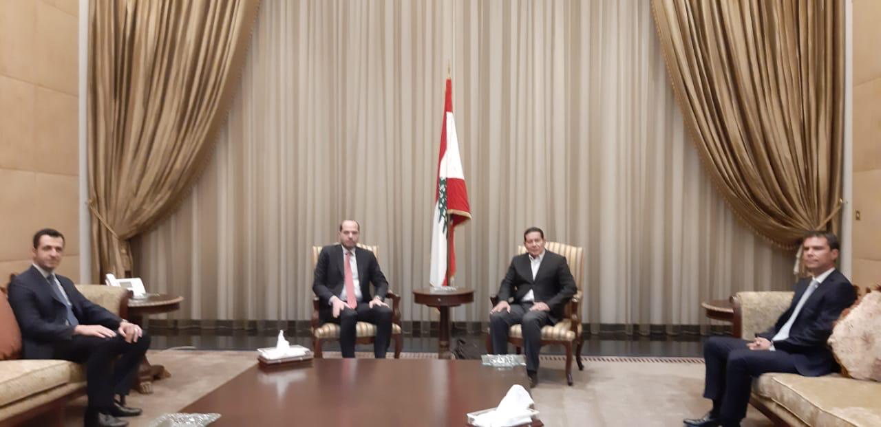 الوزير مراد ممثلاً رئيس الجمهورية في استقبال نائب الرئيس البرازيلي في مطار بيروت..