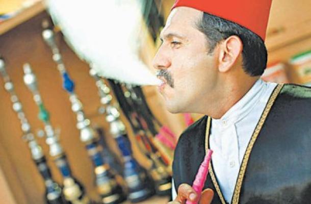 بعد الألف ليرة على كلّ نفس نرجيلة.. تشريع التدخين في الأماكن العامة!