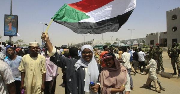 فرصة للسودان يجب عدم تضييعها