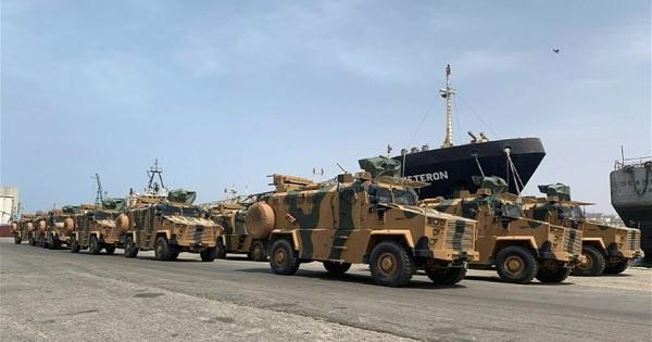 حفتر يأمر قواته بضرب السفن والمصالح التركية في ليبيا
