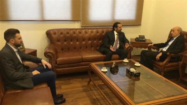 عملية غسل قلوب في اجتماع الحريري وجنبلاط