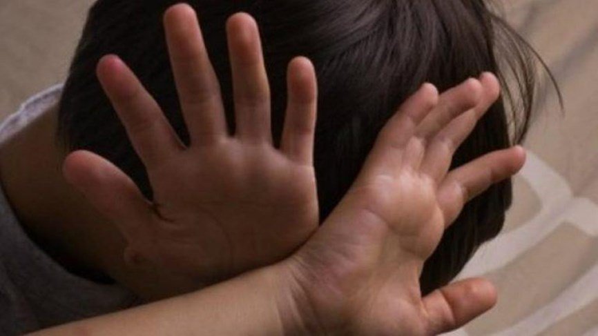 رهنت طفلها مقابل مبلغ مالي ثم أبلغت عن اختطافه!...