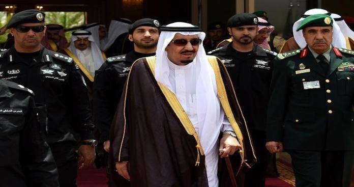 الملك سلمان يسحب الجنسية من الإعلامي السعودي الذي زار "إسرائيل"