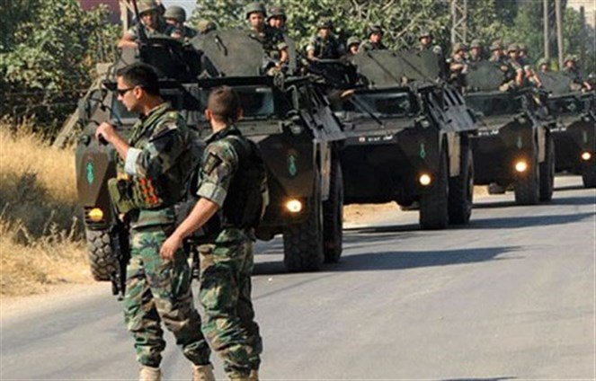 اجتماع لقادة الأجهزة الأمنية في مكتب قائد الجيش أمس