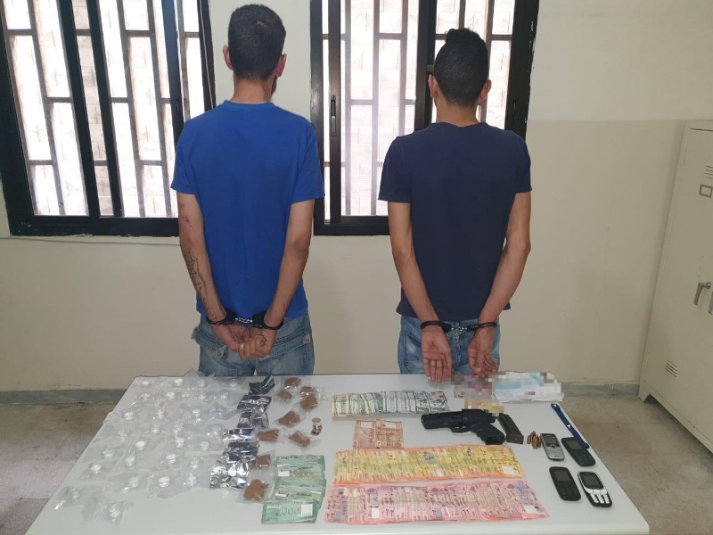 قوى الامن: توقيف مروجي مخدرات على الاوتوستراد الساحلي بين جونية وحالات