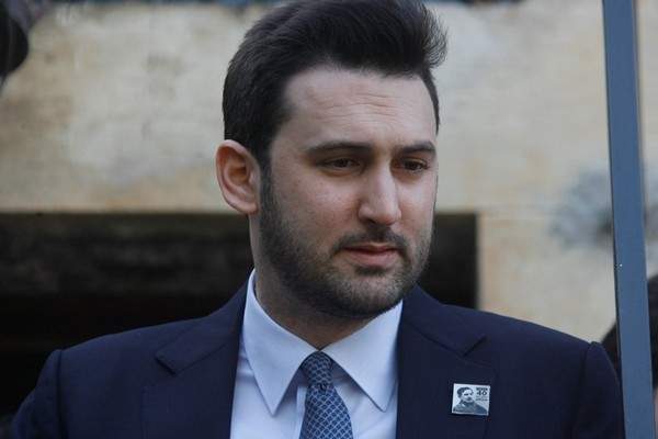 تيمور جنبلاط تابع حرائق الشوف مع الحريري والحسن ودعا المواطنين للمساعدة