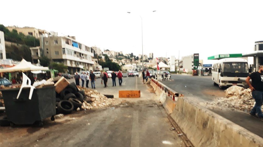 جرافة تابعة للجيش حاولت فتح أوتوستراد العقيبة