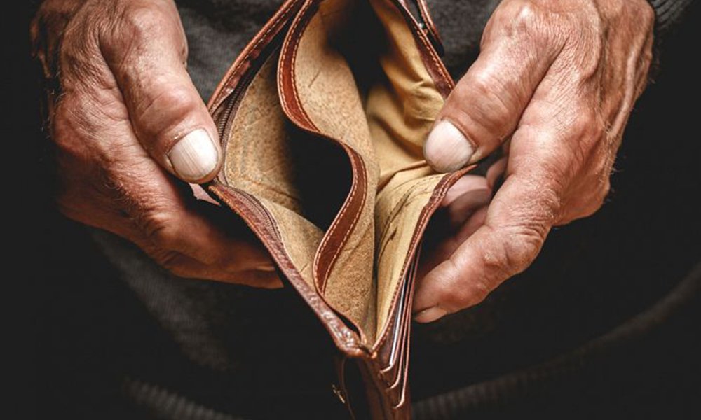 الأسعار تحلّق: لا لحوم للفقراء… فليأكلوا البسكويت!