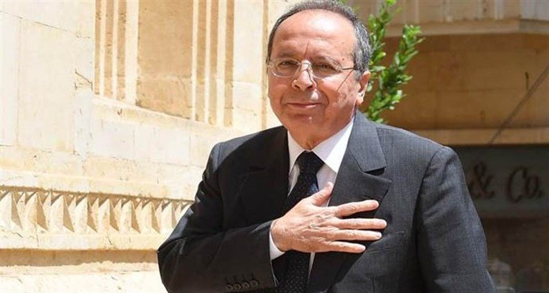 من الذي وصفه جميل السيد "بالاحمق"؟