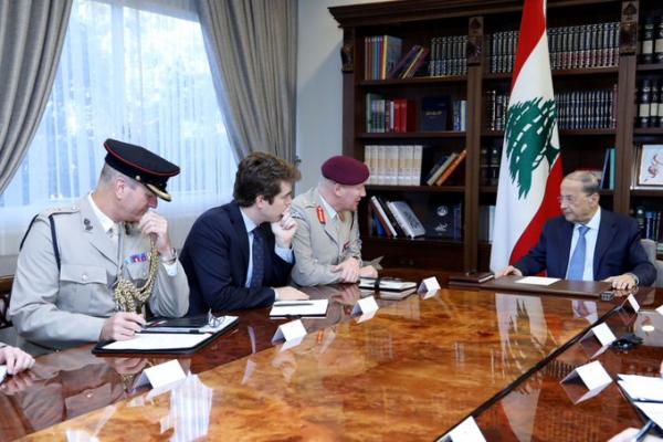 الرئيس عون تبلغ من مستشار الدفاع البريطانية دعم الجيش