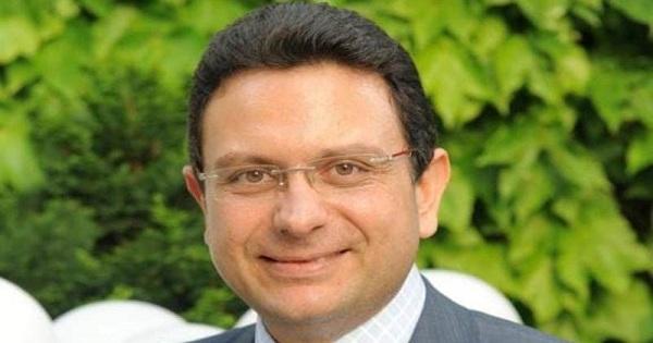 فريد هيكل الخازن: "ممكن حدا يفسرلنا؟ بس مش بعد سنتين ونصف"