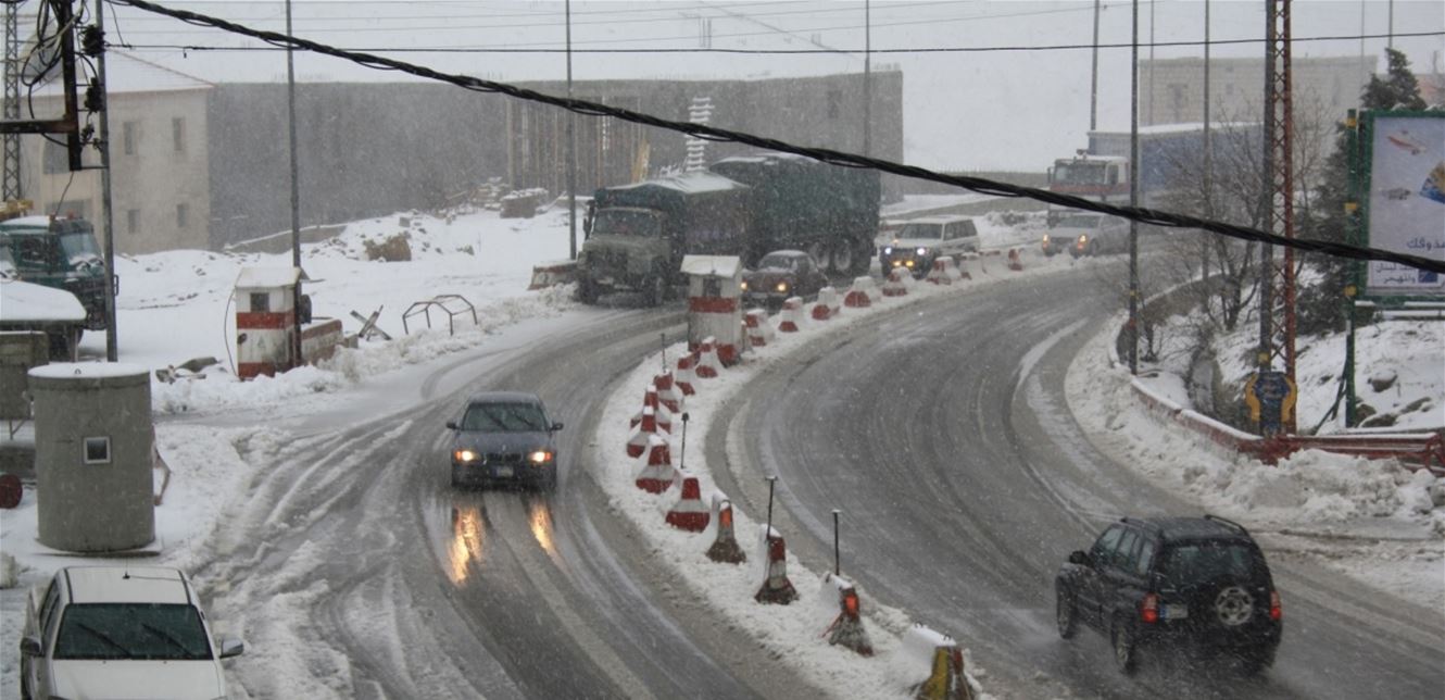 انزلاق مركبات.. ماذا يجري في ضهر البيدر؟