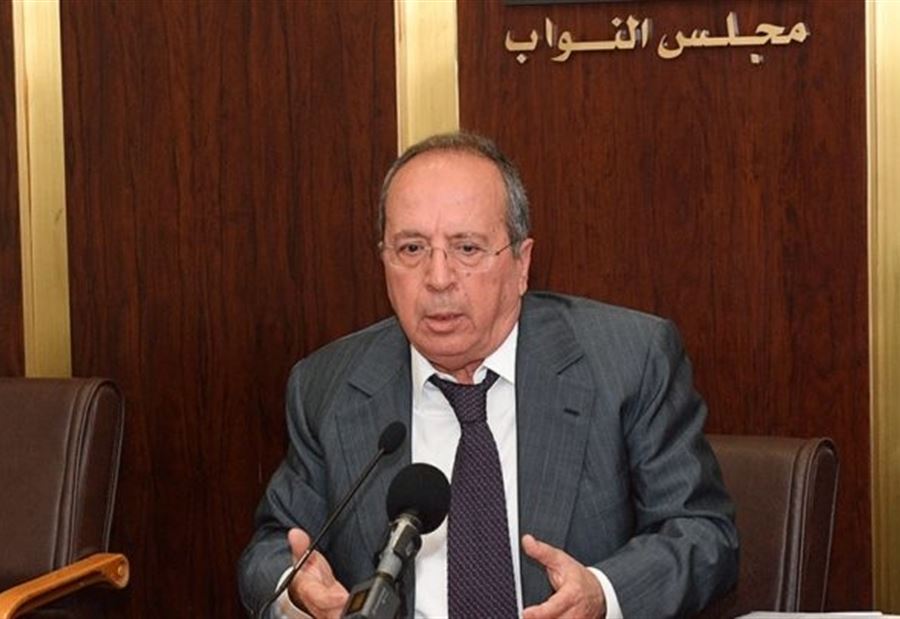 السيد: سلامة أكل كثيراً وأطعم كثيرين من مال الناس!