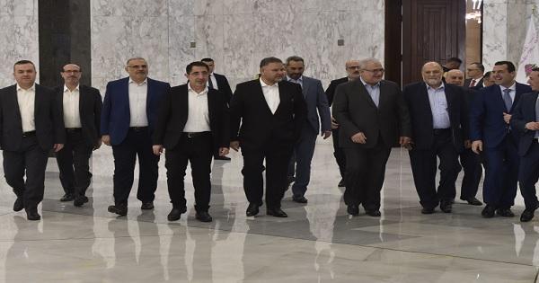 "المواجهة المبكرة" بين دياب و"أهل البيت"؟!