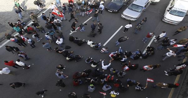 لماذا سُمح بقطع الطرق؟.. والتغيير رهن "البديل"!