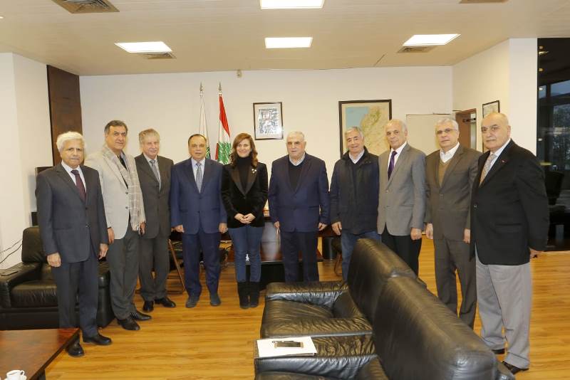 نقابة مقاولي الأشغال شرح لوزيرة الطاقة معاناتهم ومشكلة مستحقاتهم