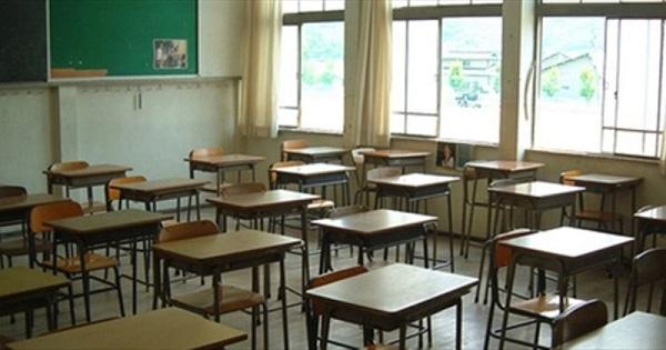 مدارس شكا أقفلت أبوابها ومسيرة لطلابها