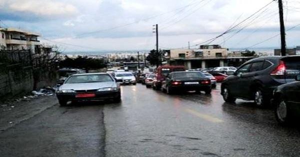 محتجون قطعوا طريق الضنية طرابلس في محلة العيرونية