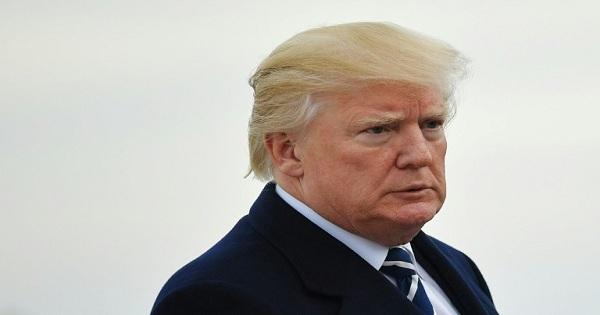 ترامب وصل إلى دافوس قبل ساعات على بدء جلسات المحاكمة لعزله
