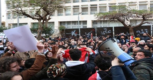 الأزمة لا تنتظر تغيير وجهة الاقتصاد؟!
