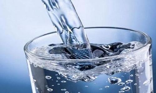 قرار تعليق التداول بمياه الشرب.. هل يتعلق حصراً بـ"La Vie"؟