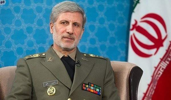 وزير الدفاع الإيراني:سنرد بحزم على اي عرقلة اميركية لحركة ناقلات النفط