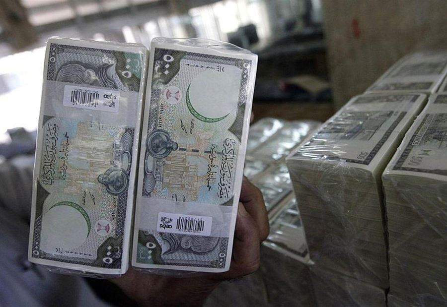 بالصورة: صراف سوري ينتحر بعد خسارة 400 ألف دولار!