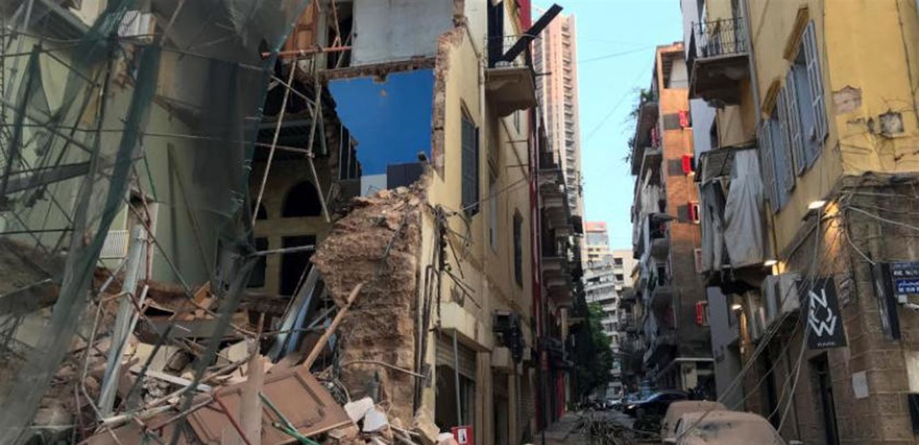 125 طناً من الزجاج... هبة مصرية لمساعدة اللبنانيين