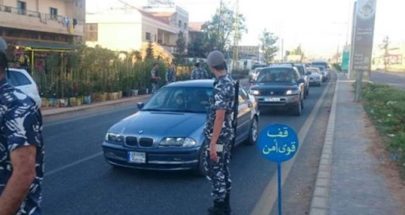 حواجز امنية في صيدا لتوقيف سيارات الزجاج الاسود دون ترخيص